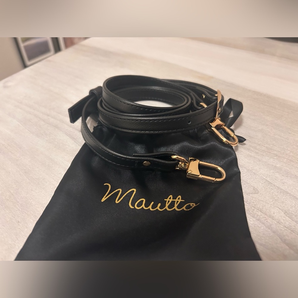 Unbranded replacement Louis Vuitton Strap - black. BNNU.